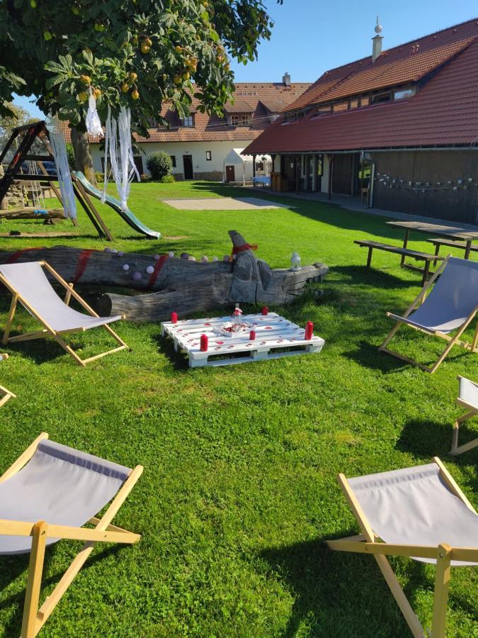 Hostinec u Zámečku Klokočov Esterno foto