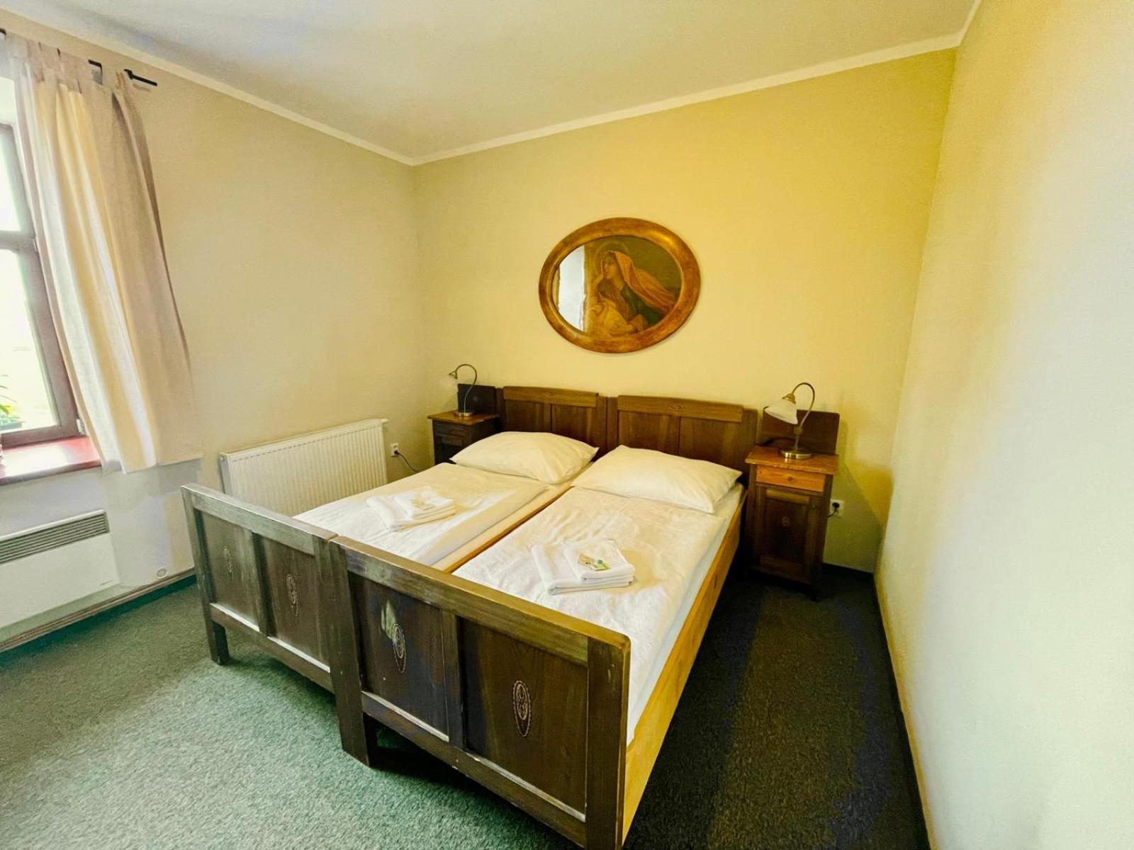 Hostinec u Zámečku Klokočov Esterno foto