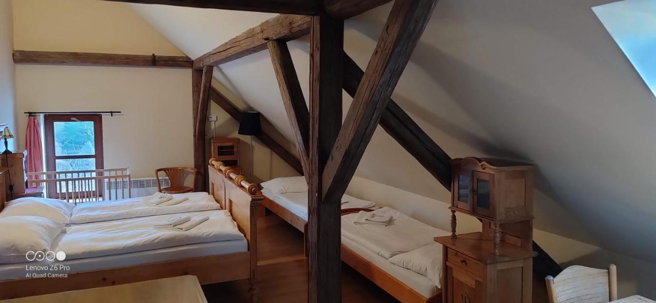 Hostinec u Zámečku Klokočov Esterno foto