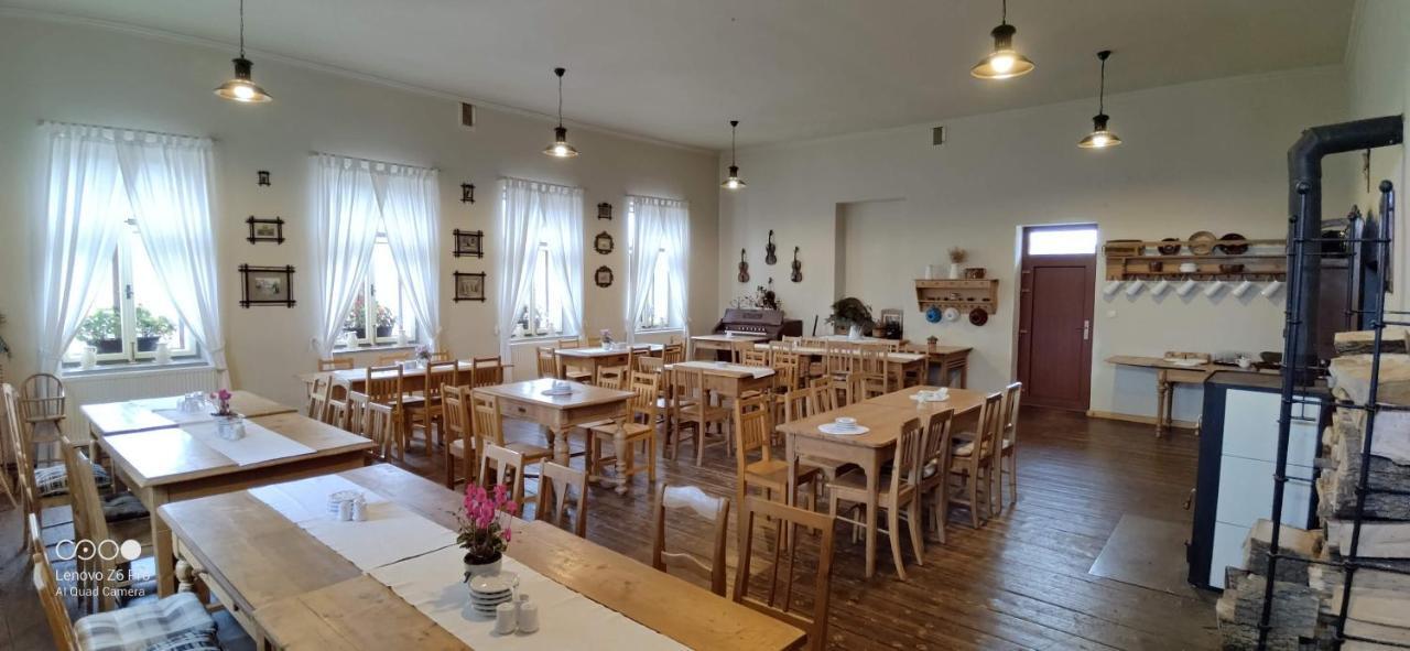 Hostinec u Zámečku Klokočov Esterno foto