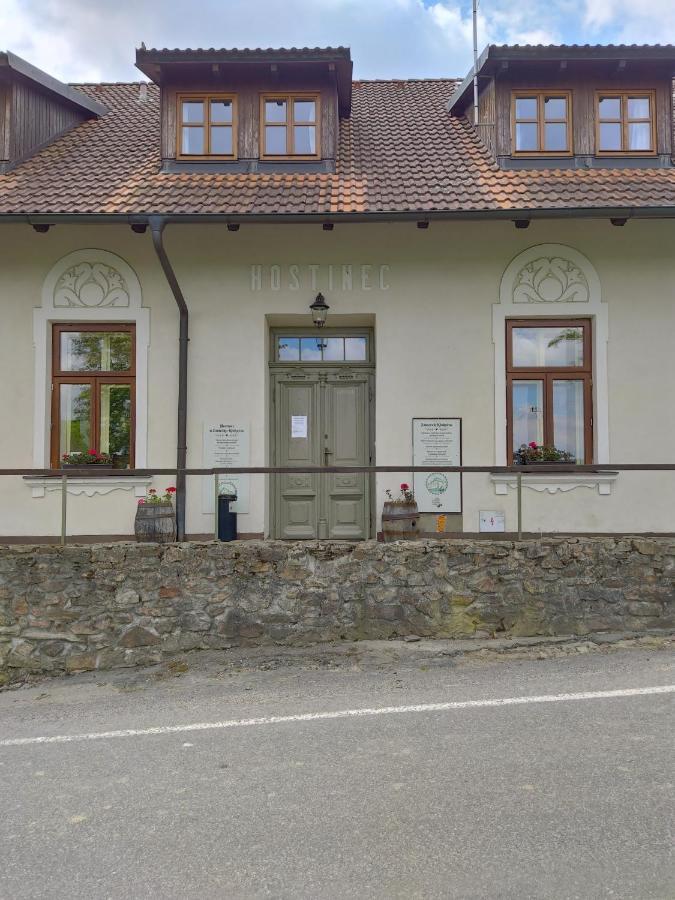 Hostinec u Zámečku Klokočov Esterno foto